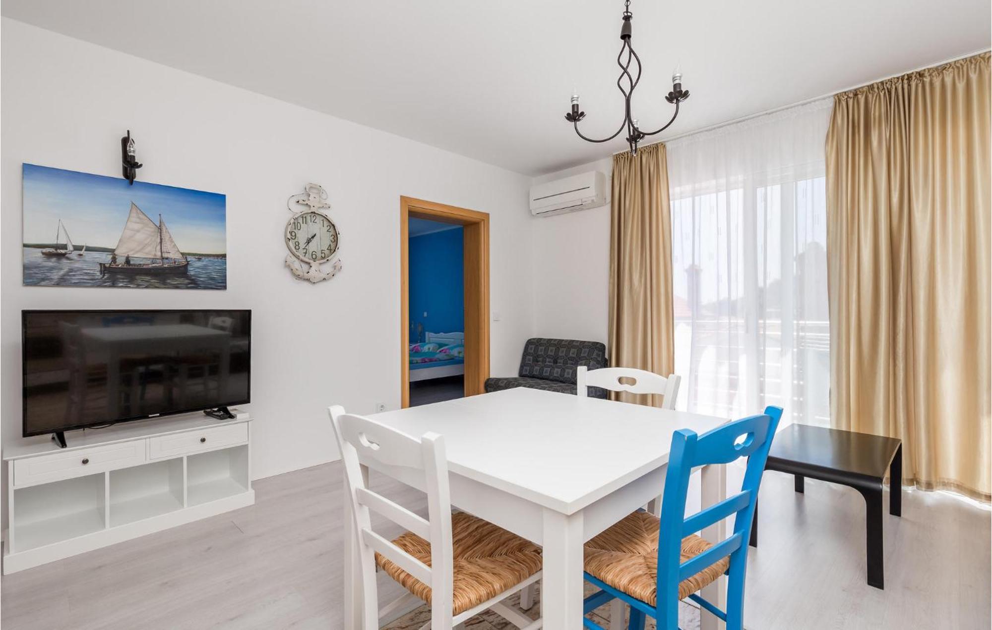 1 Bedroom Gorgeous Apartment In Mošćenička Draga Extérieur photo