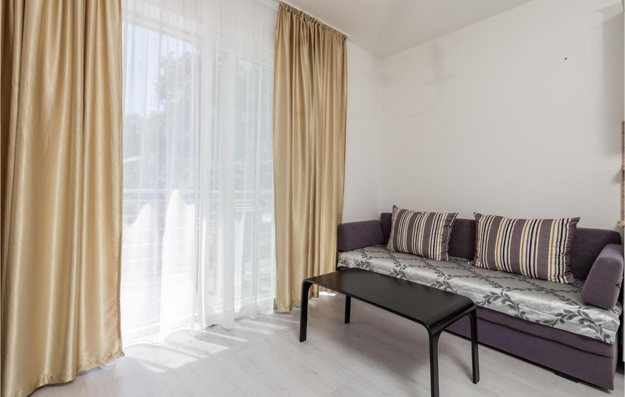1 Bedroom Gorgeous Apartment In Mošćenička Draga Extérieur photo